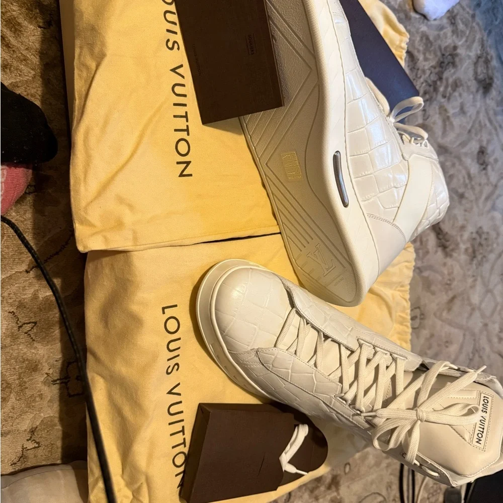 Louis Vuitton White Streetlight Sneakers - Picture 1 of 3